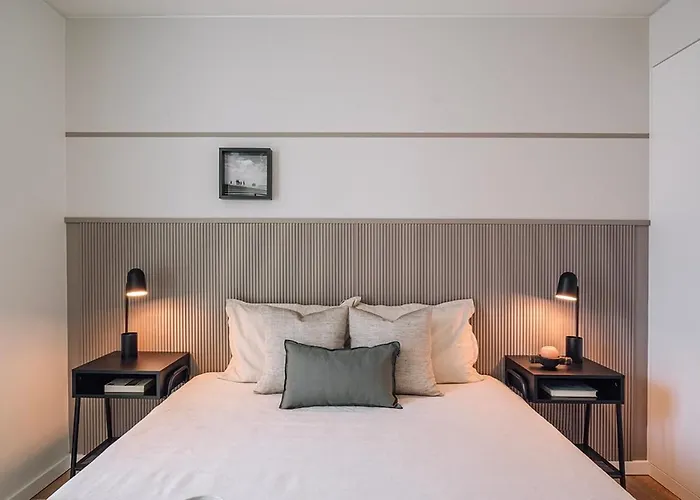 Almeirim - 2 Bedroom And Balcony In Areeiro