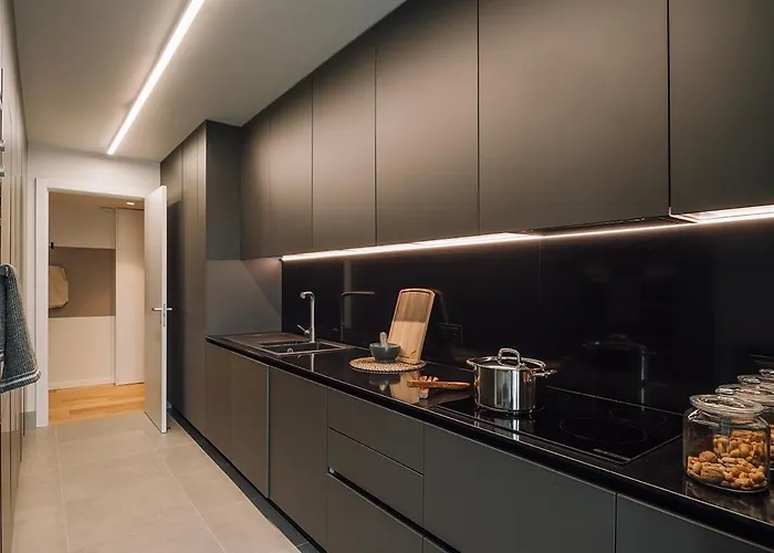 Almeirim - 2 Bedroom And Balcony In Areeiro 리스본