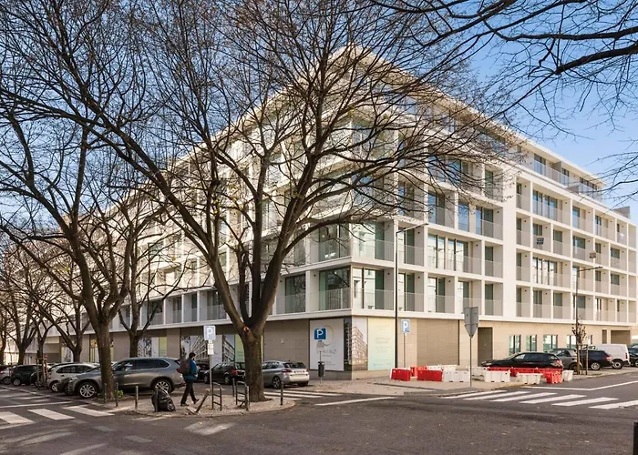 Almeirim - 2 Bedroom And Balcony In Areeiro