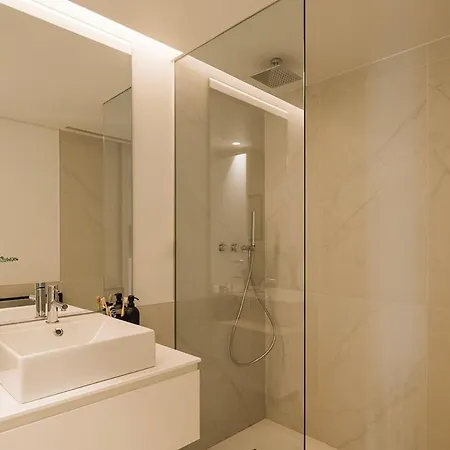 Almeirim - 2 Bedroom And Balcony In Areeiro Apartment