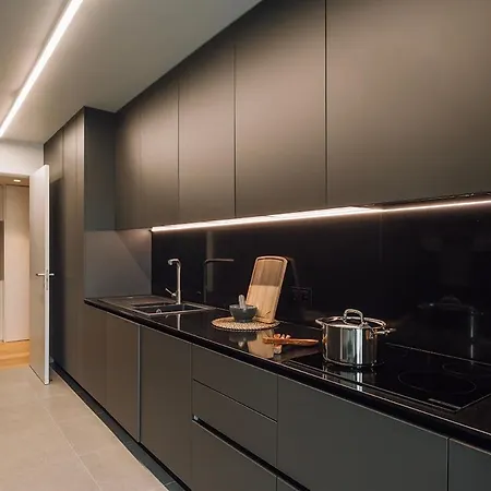 Almeirim - 2 Bedroom And Balcony In Areeiro Lisbon