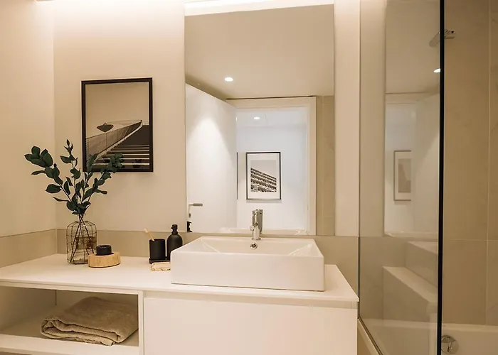 شقة Almeirim - 2 Bedroom And Balcony In Areeiro *