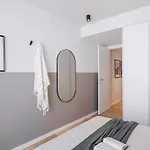 Almeirim - 2 Bedroom And Balcony In Areeiro *