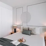 Almeirim - 2 Bedroom And Balcony In Areeiro