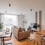 Almeirim - 2 Bedroom And Balcony In Areeiro Διαμέρισμα *