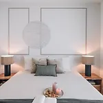 Almeirim - 2 Bedroom And Balcony In Areeiro