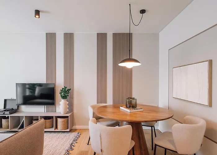 Apartament Almeirim - 2 Bedroom And Balcony In Areeiro